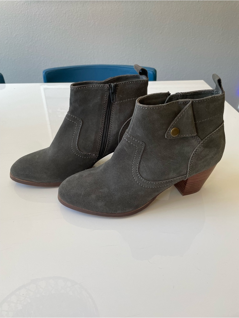 Diba/Stitchfix NWOT Women's Gray Suede Ankle Booties with Low Block Heel
